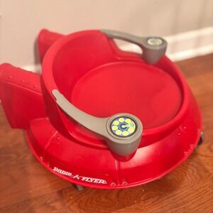 Radio Flyer Red Ride, Spin 'N' Saucer, Caster Ride-on for Kids, Alien Spaceship